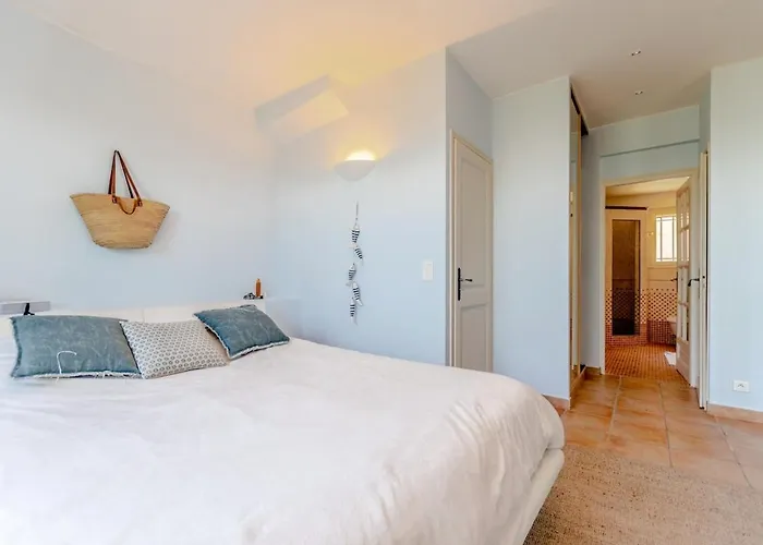 Superb Villa, Incredible Sea View Heated Swim Pool Вілла Сент-Максім