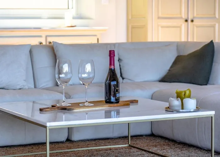 Вілла Superb Villa, Incredible Sea View Heated Swim Pool *