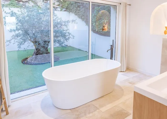 Villa Superb Villa, Incredible Sea View Heated Swim Pool