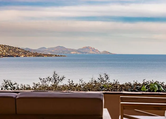 Вілла Superb Villa, Incredible Sea View Heated Swim Pool *