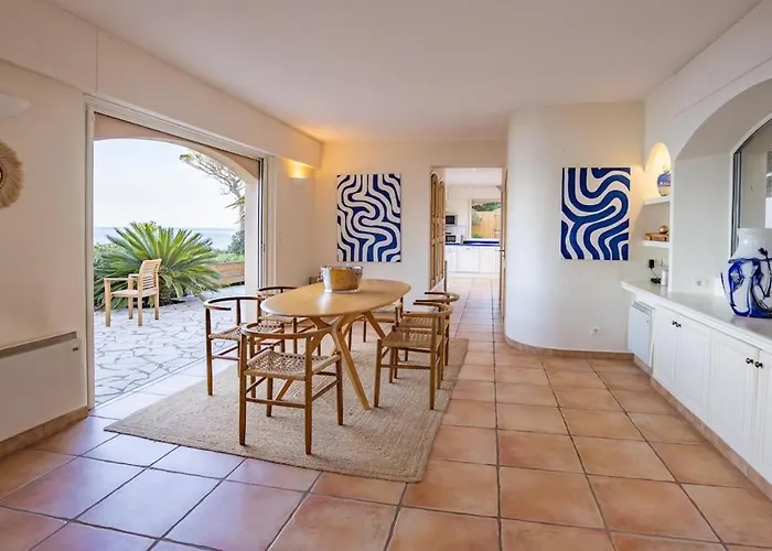 Вілла Superb Villa, Incredible Sea View Heated Swim Pool *