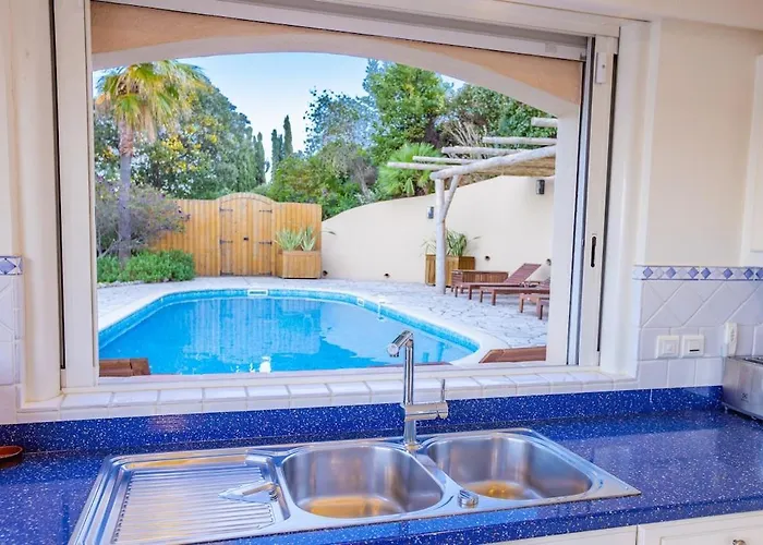 Вілла Superb Villa, Incredible Sea View Heated Swim Pool